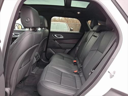 2026 Land Rover Range Rover Velar P250 SE R-Dynamic