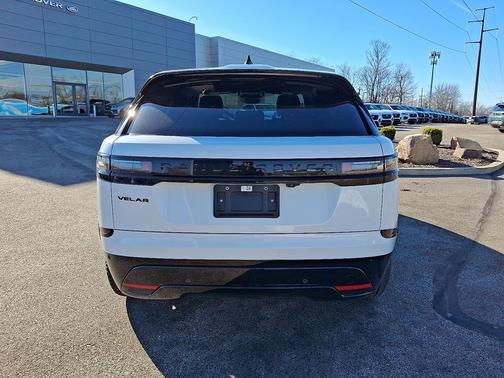 2026 Land Rover Range Rover Velar P250 SE R-Dynamic
