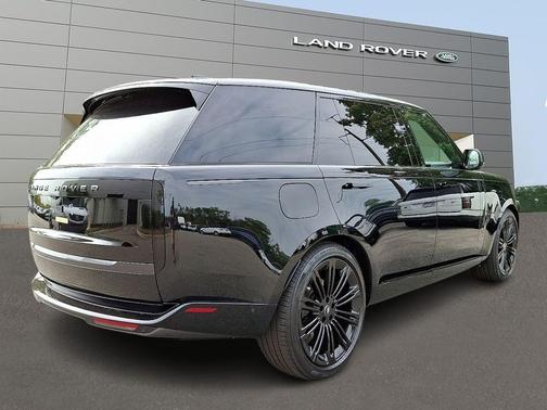 2025 Land Rover Range Rover P400 SE 7 Seat