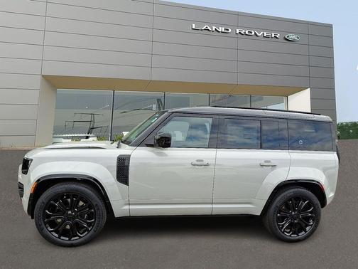 2026 Land Rover Defender V8