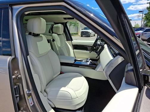 Batumi Gold Premium Metallic 2026 Land Rover Range Rover P400 SE 7 Seat