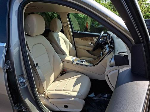 Mojave Silver Metallic - 859 2019 Mercedes-Benz GLC 300 4MATIC