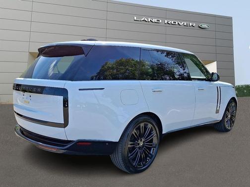 2025 Land Rover Range Rover P400 SE 7 Seat