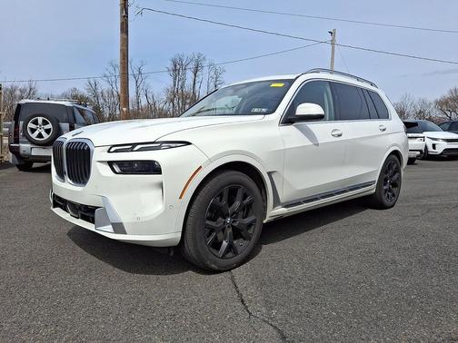 Alpine White 2024 BMW X7 xDrive40i