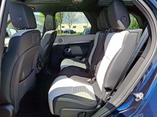 2023 Land Rover Discovery P360 S R-Dynamic
