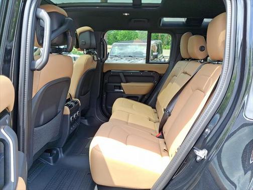 2025 Land Rover Defender 110 P400 X-Dynamic SE