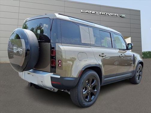 2025 Land Rover Defender 110 P400 S
