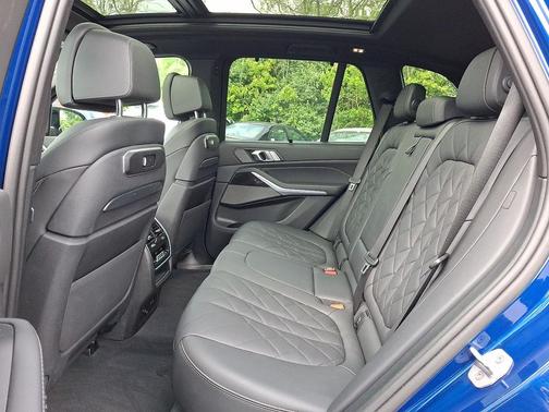 Marina Bay Blue Metallic 2024 BMW X5 M60i