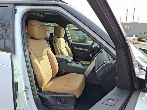 2026 Land Rover Discovery Gemini Edition