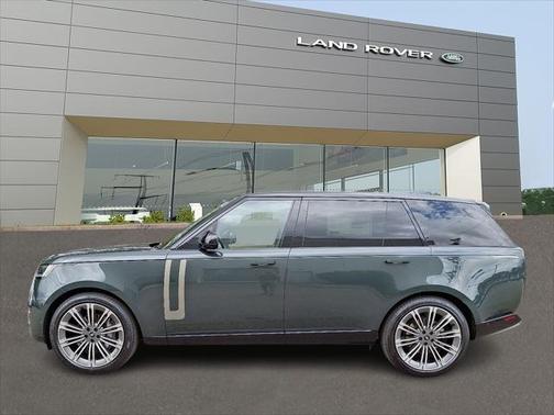 2025 Land Rover Range Rover P400 SE 7 Seat