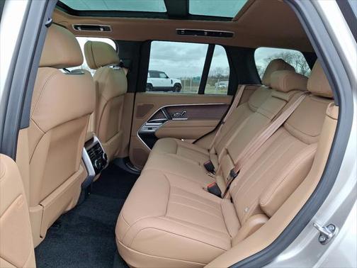 2025 Land Rover Range Rover P530 SE