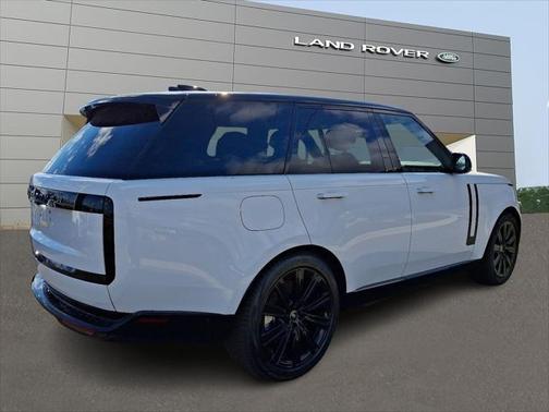 2025 Land Rover Range Rover P550e SE