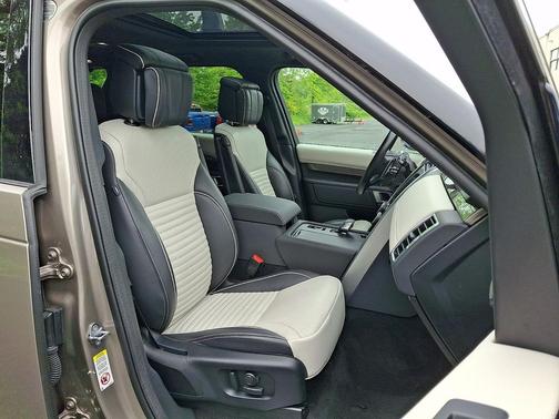 Charente Grey Premium Metallic - 1DN 2021 Land Rover Discovery P360 HSE R-Dynamic