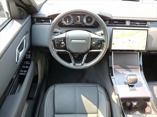 2026 Land Rover Range Rover Velar P250 SE R-Dynamic
