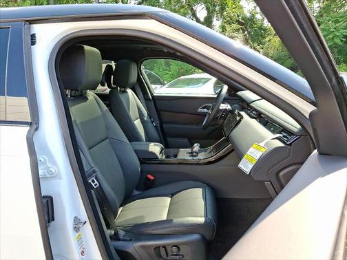 2026 Land Rover Range Rover Velar P250 SE R-Dynamic