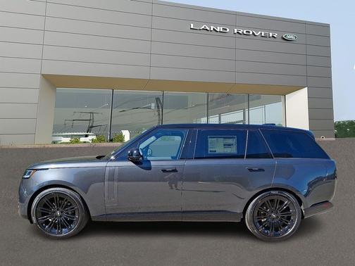 2025 Land Rover Range Rover P400 SE 7 Seat