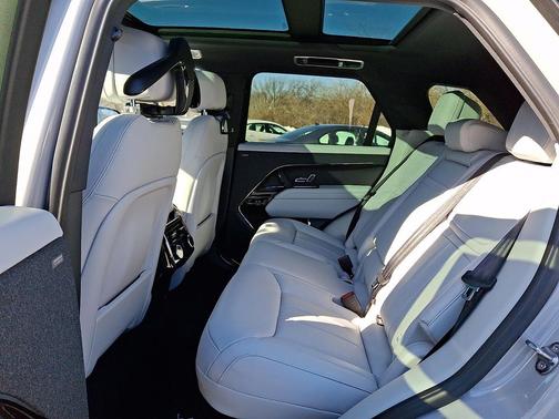 2026 Land Rover Range Rover Sport SE