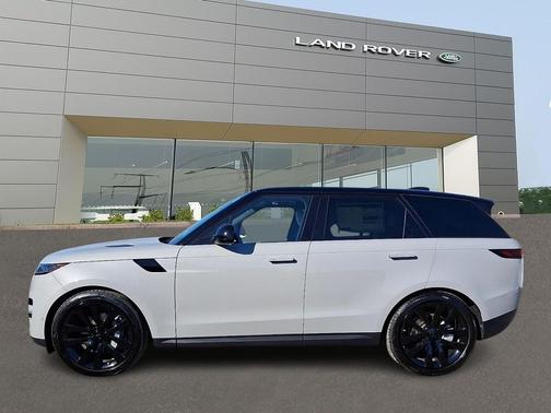 2026 Land Rover Range Rover Sport SE
