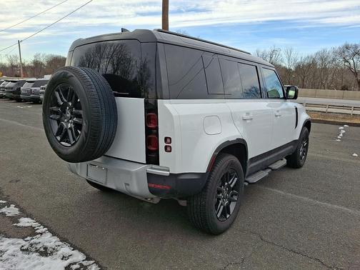 2025 Land Rover Defender 110 P300