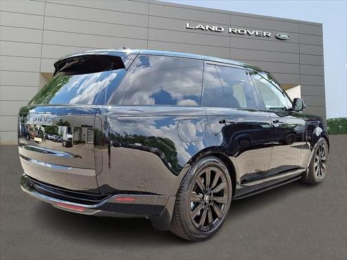 2025 Land Rover Range Rover P400 SE