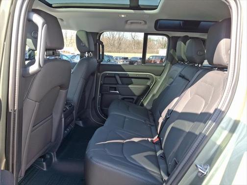 2025 Land Rover Defender 110 P300