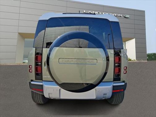 2025 Land Rover Defender 110 P300