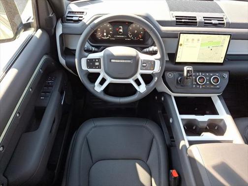 2025 Land Rover Defender 110 P300