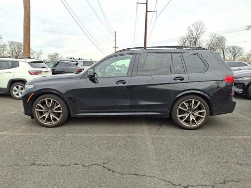 2022 BMW X7 M50i