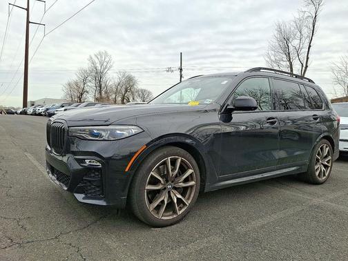 2022 BMW X7 M50i