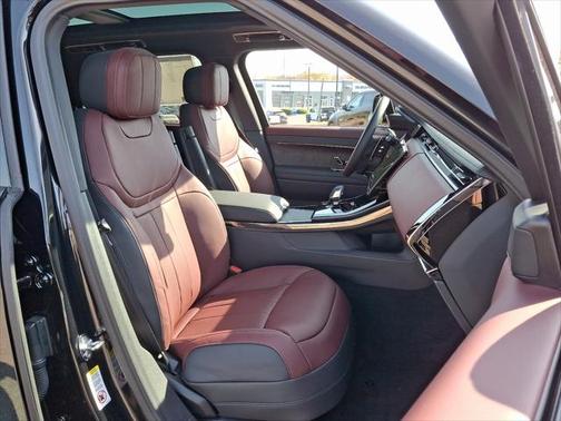 2025 Land Rover Range Rover Sport SE