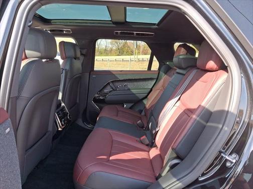 2025 Land Rover Range Rover Sport SE