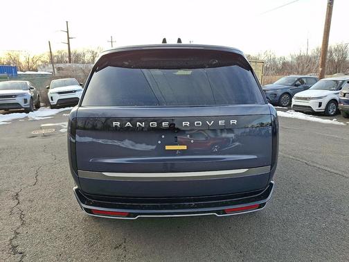 2026 Land Rover Range Rover P400 SE