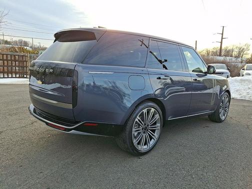 2026 Land Rover Range Rover P400 SE