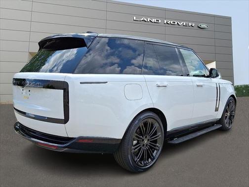 2025 Land Rover Range Rover P400 SE