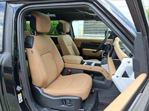 2025 Land Rover Defender 90 P400 X-Dynamic SE