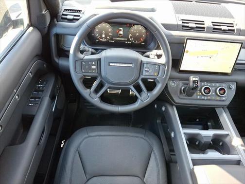 2025 Land Rover Defender 110 V8