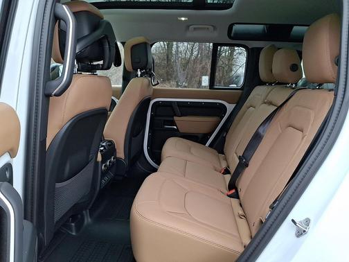 2026 Land Rover Defender P400 X-Dynamic SE