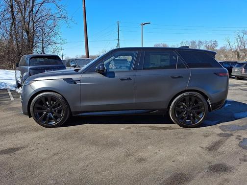 2026 Land Rover Range Rover Sport SE