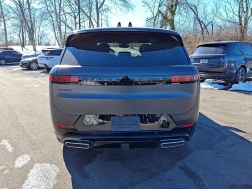 2026 Land Rover Range Rover Sport SE