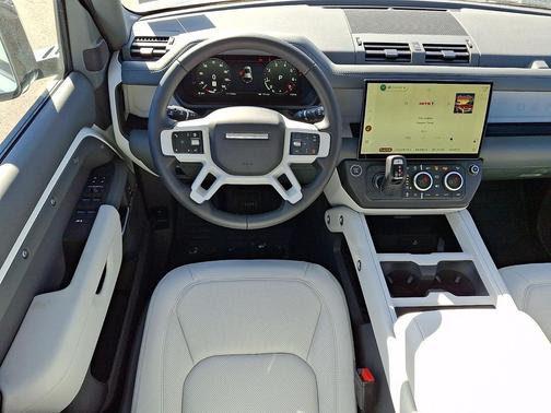 2026 Land Rover Defender P400 X-Dynamic SE