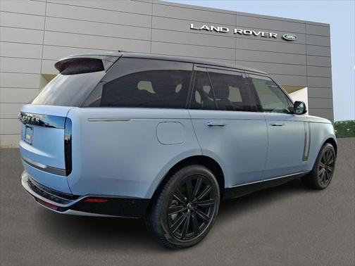 2025 Land Rover Range Rover P550e SE
