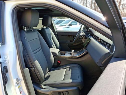2026 Land Rover Range Rover Evoque Dynamic SE