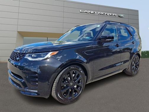 Santorini Black Metallic 2026 Land Rover Discovery Dynamic SE
