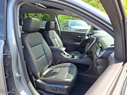 2023 GMC Acadia AWD AT4