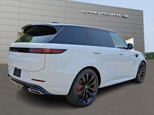 2025 Land Rover Range Rover Sport SE