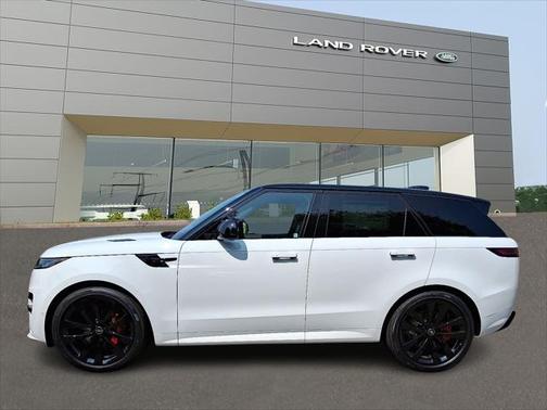 2025 Land Rover Range Rover Sport SE