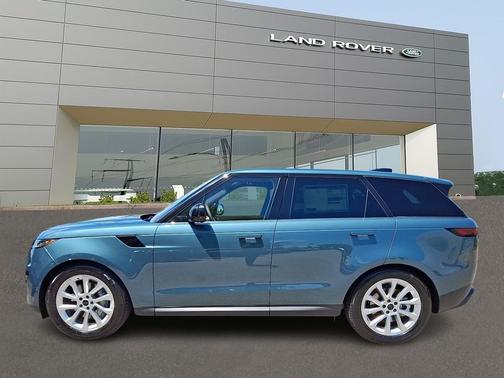 Giola Green Metallic 2026 Land Rover Range Rover Sport SE