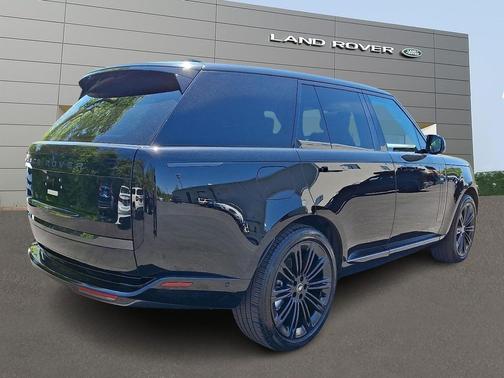 Santorini Black Metallic 2025 Land Rover Range Rover P530 SE