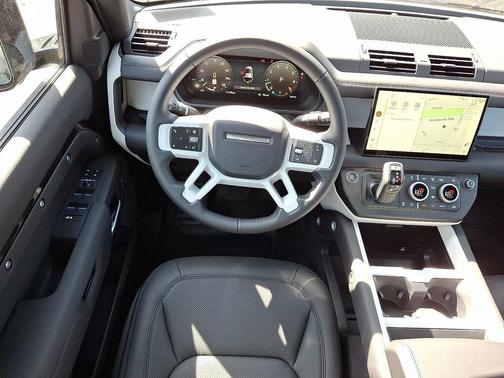 2025 Land Rover Defender 110 P300
