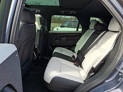 Varesine Blue Metallic 2026 Land Rover Range Rover Sport SE